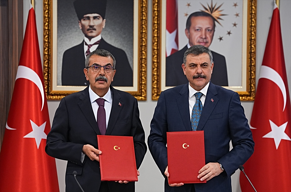İçişleri Bakanı Çiftçi okul güvenliği toplantısında 31 bin bahçe görevlisini duyurdu