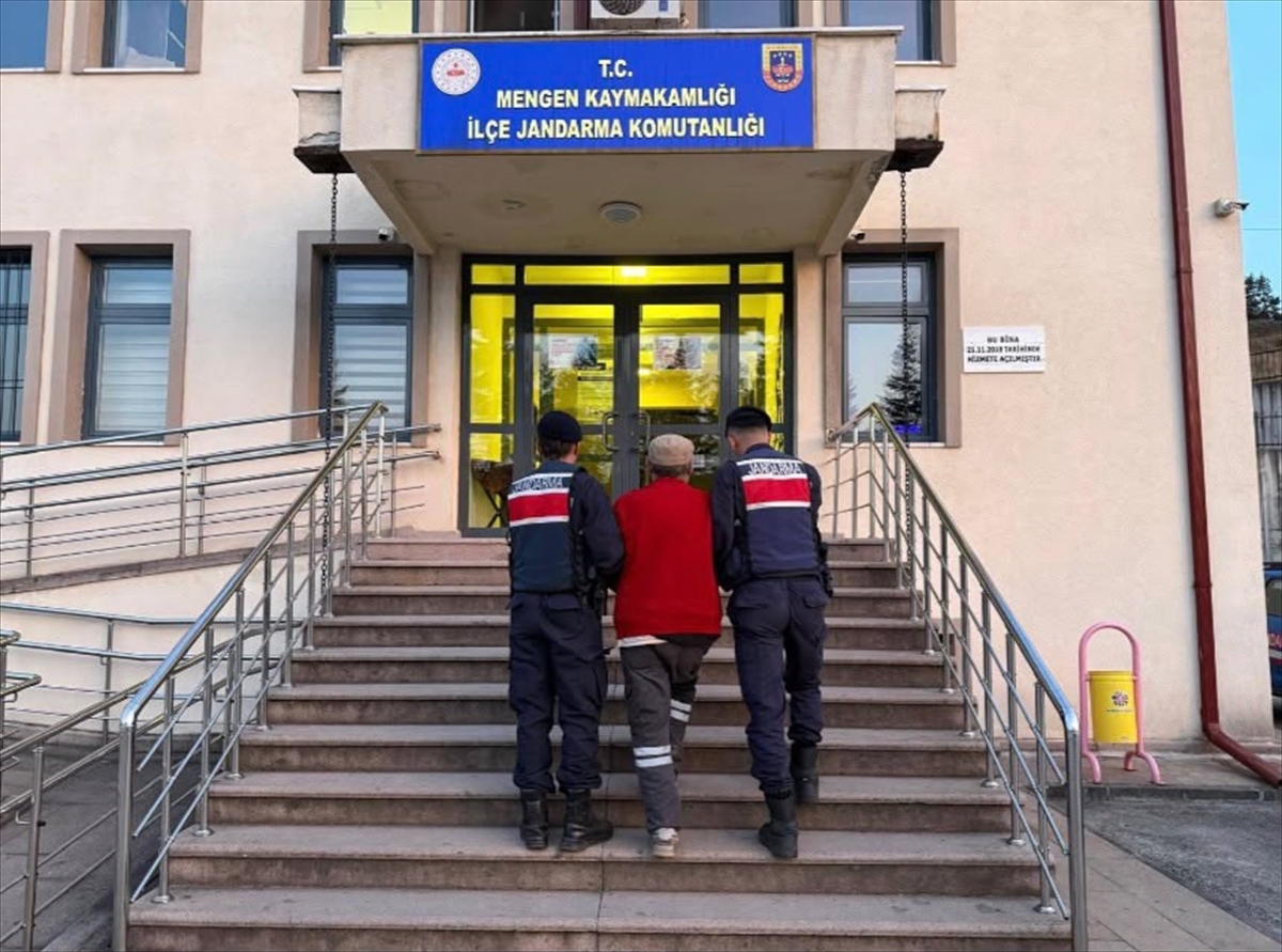 Jandarma, Bolu Mengen'de baba ve oğlunu av tüfeğiyle öldüren zanlıyı ormanda yakaladı