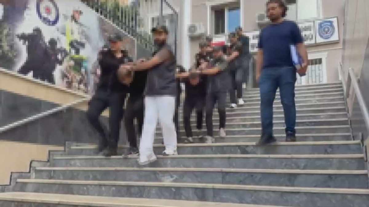Kağıthane’de yakılan 3 servis aracı soruşturmasında 9 şüpheli tutuklandı
