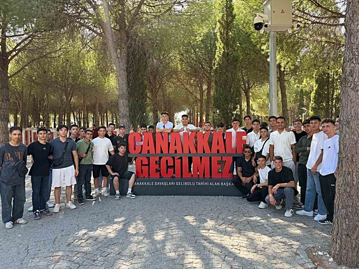 Karapınar ve Emirgazili gençler Çanakkale’de tarihe yolculuk yaptı
