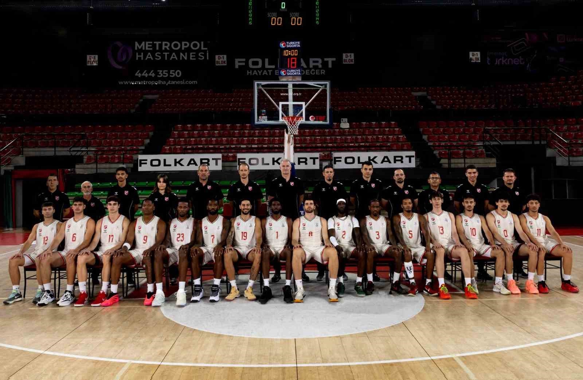 Karşıyaka Basketbol, Nenad Markovic'in yardımcı antrenörlerini açıkladı