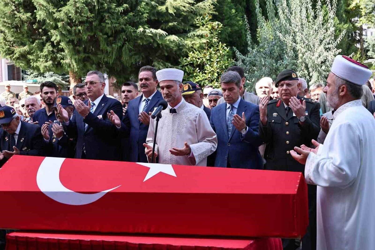 Kıbrıs Gazisi Bahattin Şen, Amasya’da Tekirdede Mezarlığına defnedildi