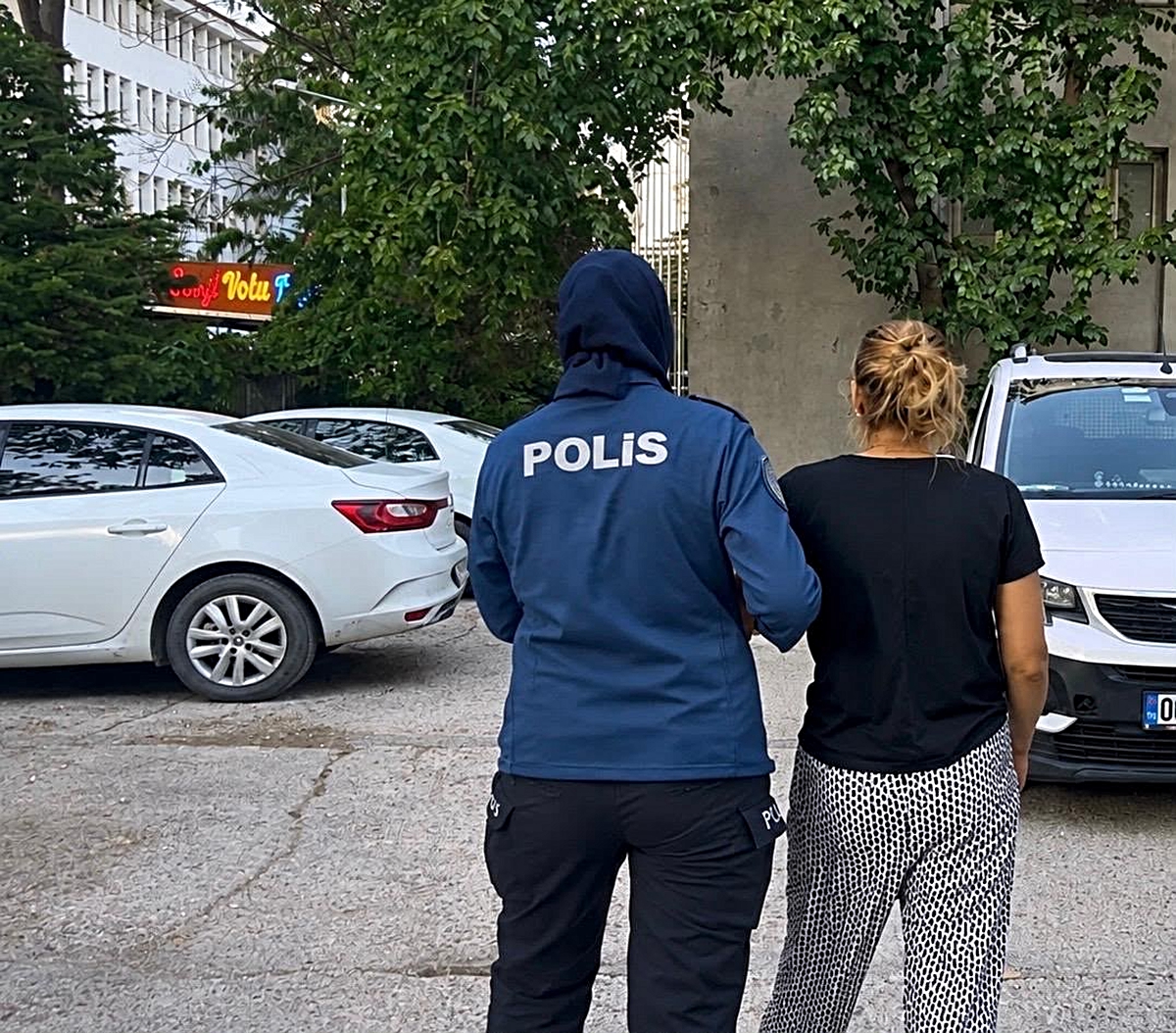 Kırıkkale’de aranan hükümlü, 19 yıl 8 ay hapis cezasıyla gizli bölmede yakalandı