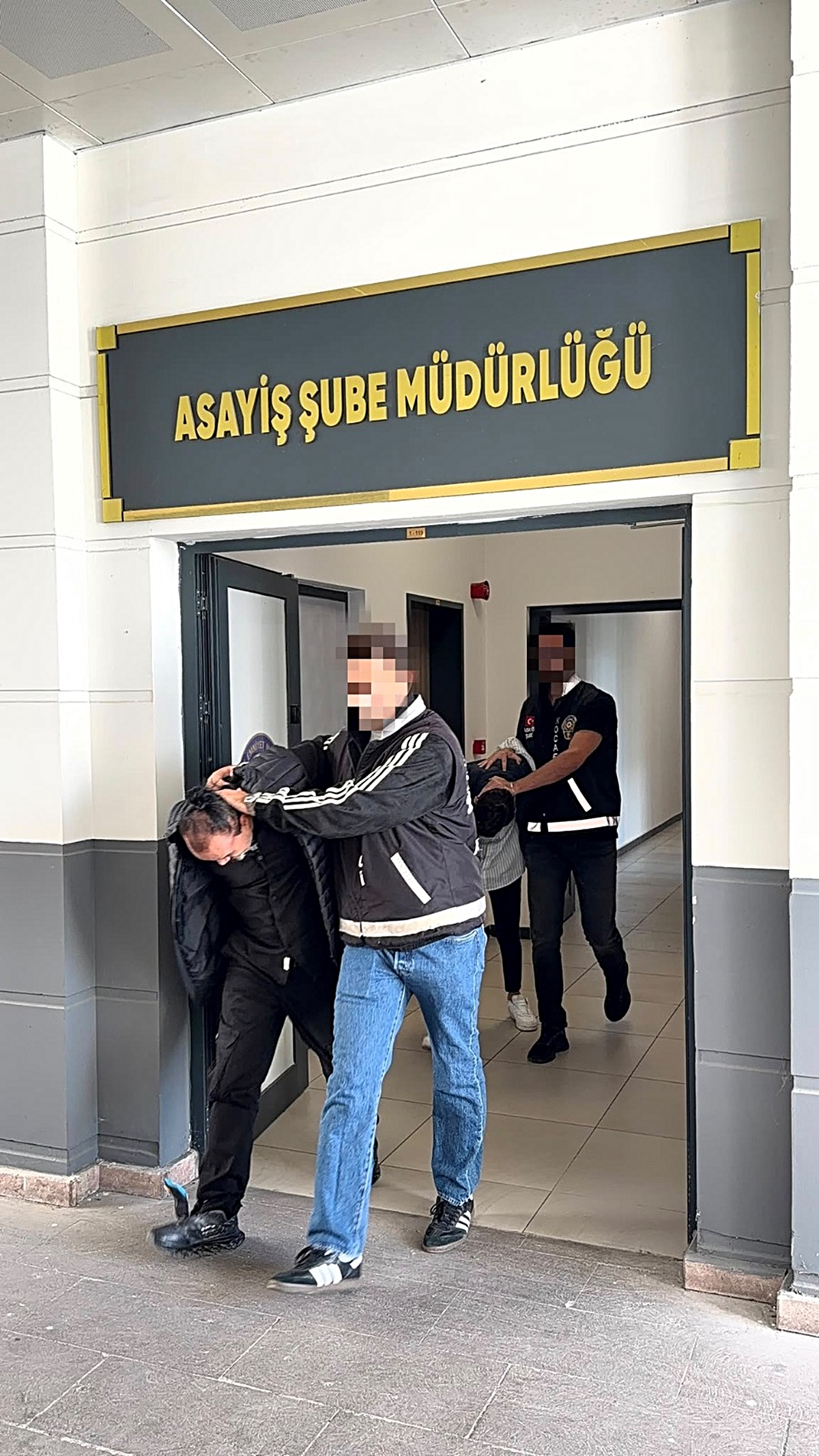 Kocaeli'de iş görüşmesi vaadiyle 3 kişiyi dolandıran 2 şüpheli tutuklandı