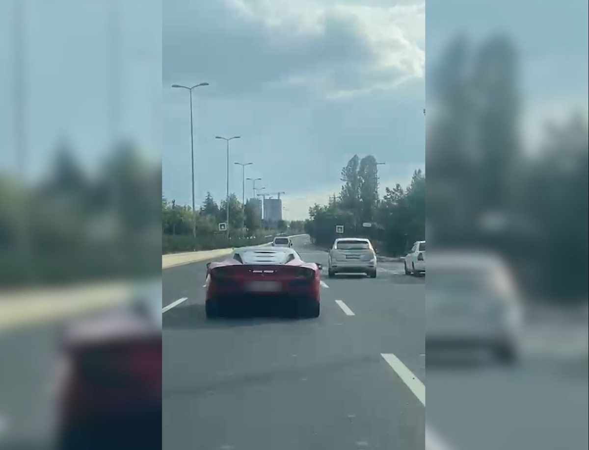 Makas atan lüks spor otomobilin sürücüsüne 90 bin lira ceza; o anlar kamerada