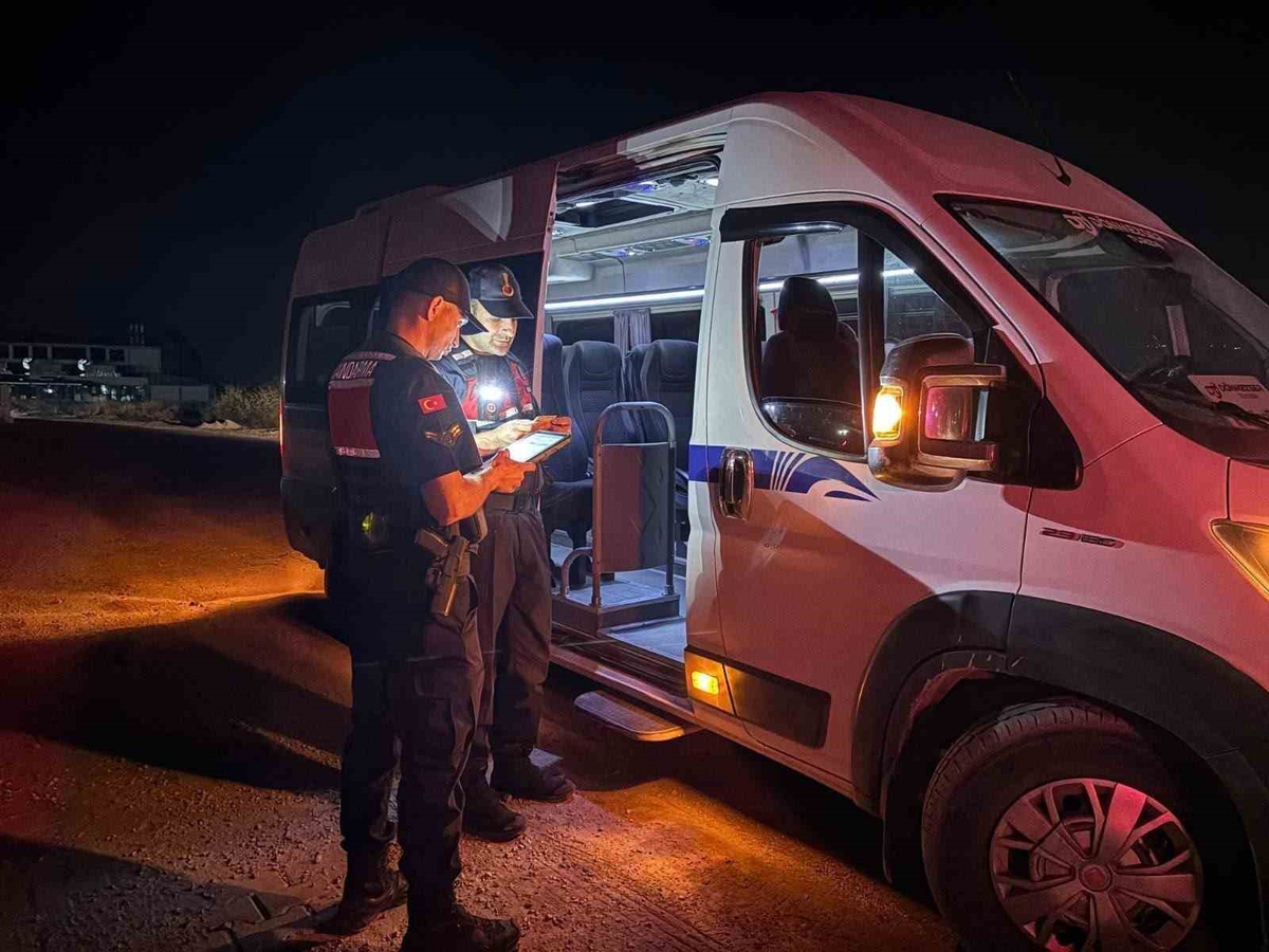 Manisa'da huzur uygulamasında 11 aranan kişi yakalandı, 8 bin 673 kişi sorgulandı
