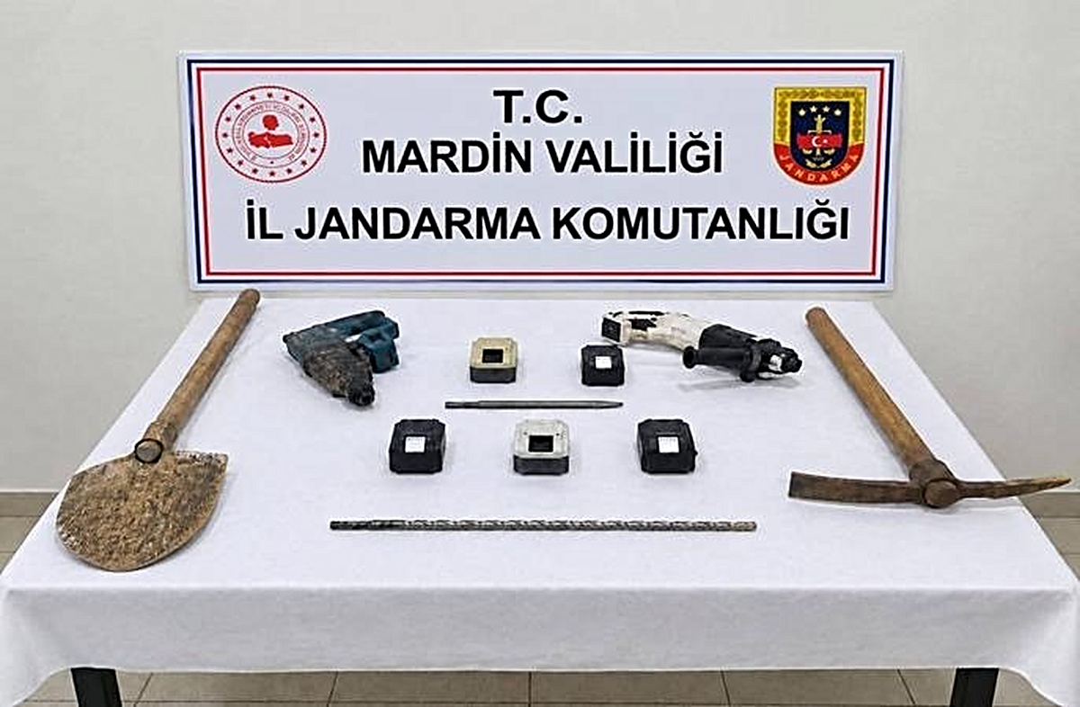 Mardin'de tarihi eser operasyonunda 70 sikke ele geçirildi, 4 şüpheli yakalandı