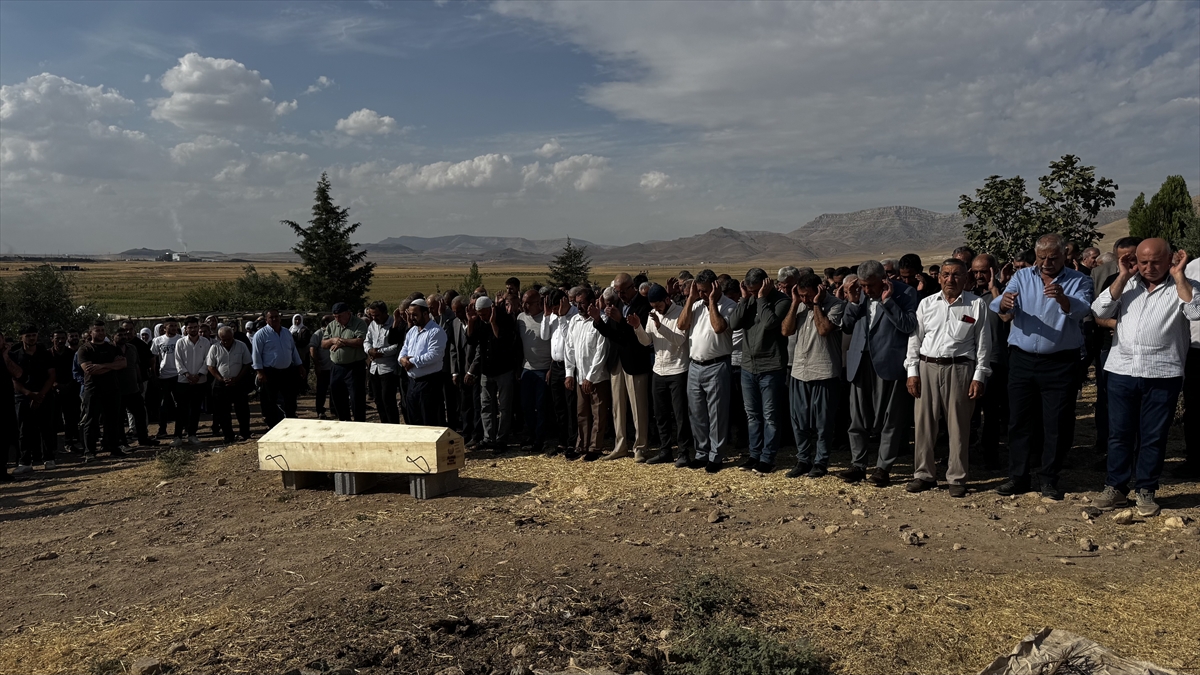 Mardin Derik'te kayıp 13 yaşındaki çocuk mısır tarlasında ölü bulundu, defnedildi