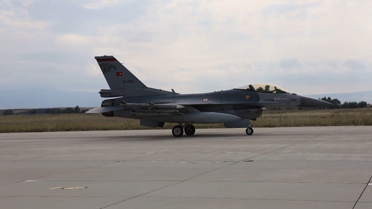 Milli Savunma Bakanlığı: Hava Kuvvetleri Akdeniz'de eğitim uçuşu