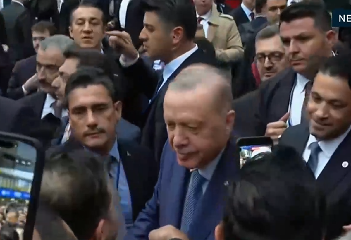 New York'ta Türk şöleni! Cumhurbaşkanı Erdoğan Türkevi'ne geldi, 7'den 70'e vatandaşlar karşıladı