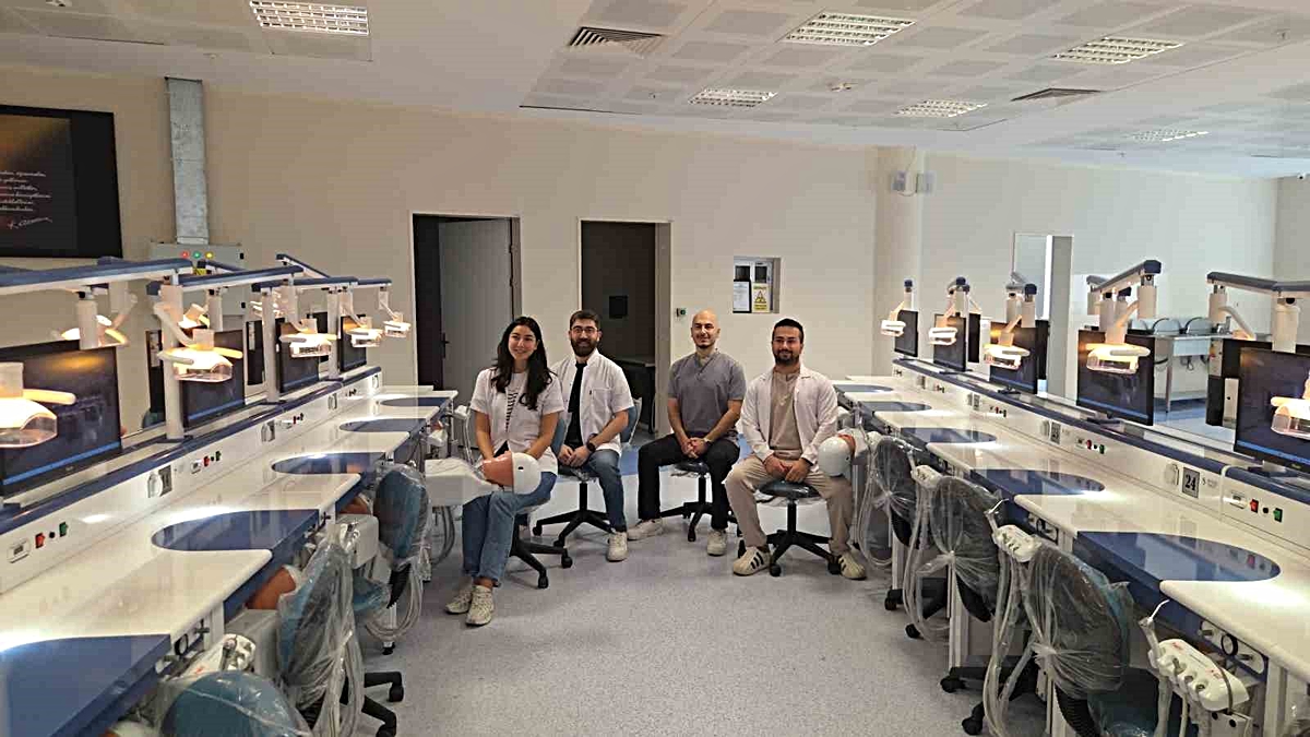 OMÜ’de aynı anda 86 öğrencinin eğitim alacağı fantom laboratuvarı açıldı