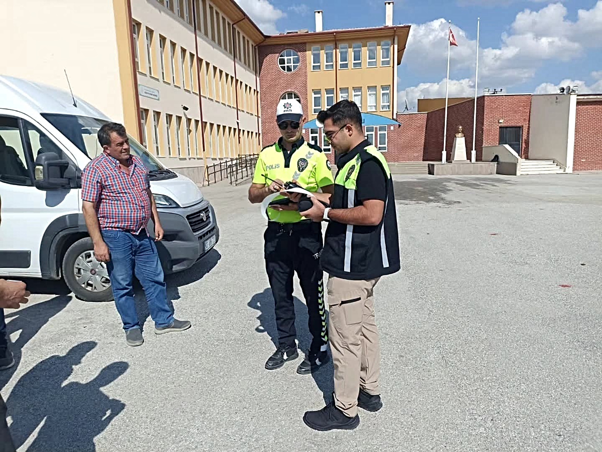 Sandıklı’da 17 okul servis minibüsü denetlendi, 157 kişi sorgulandı