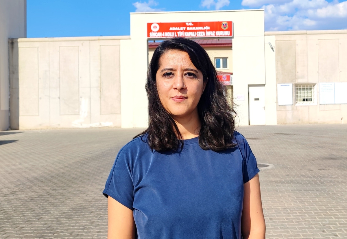 Sevda Karaca, 'Ailem Güvende' tutuklu LGBTİ savunucularını cezaevinde ziyaret etti