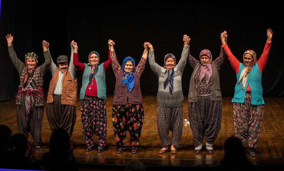 Ümmiye Koçak, 'Anne Elimi Bırakma' oyunuyla bağımlılığı sahneye taşıyacak