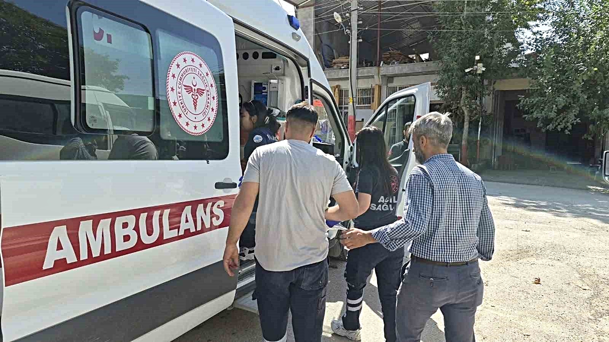 Adıyaman'da motosiklet devrildi, 1 kişi yaralandı ve hastaneye kaldırıldı