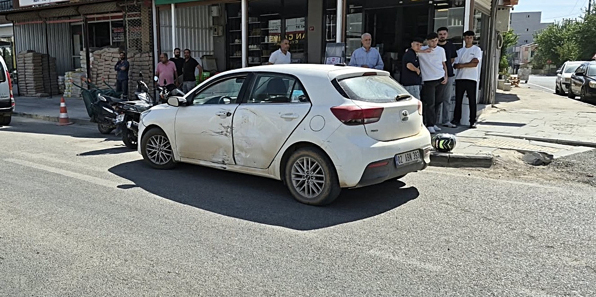 Adıyaman'da otomobil ile motosiklet çarpıştı, 1 yaralı hastaneye gitmeyi reddetti