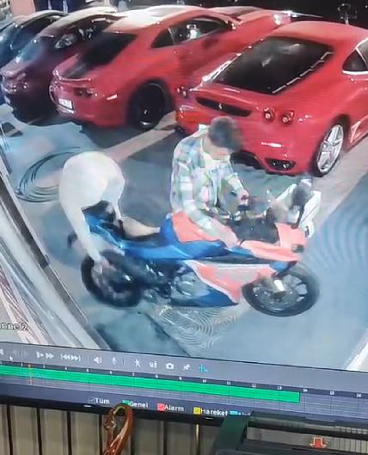 Ankara’da motosiklet çalan 2 şüpheli tutuklandı, hırsızlık anları kameraya yansıdı