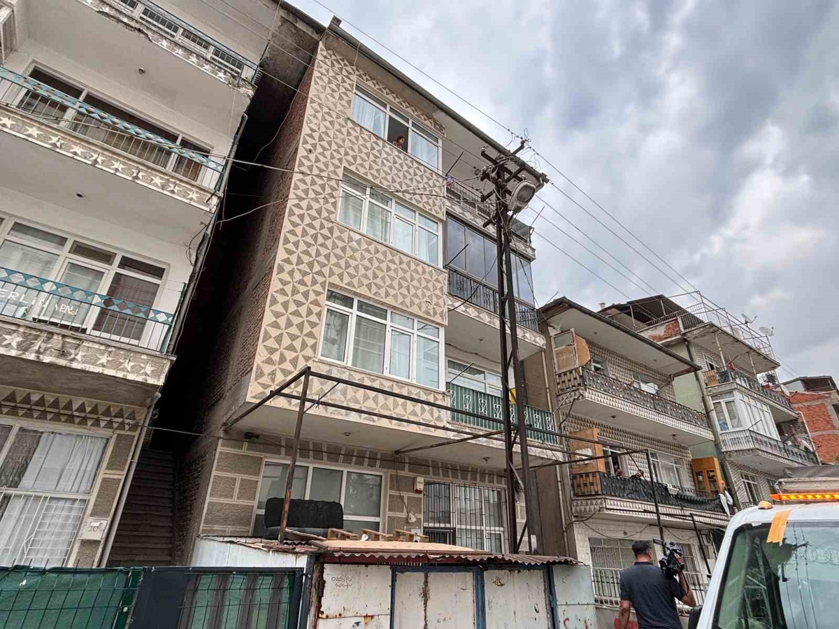 Ankara'da üç arkadaşını öldüren zanlı, teslim ol çağrısına uymayıp intihar etti