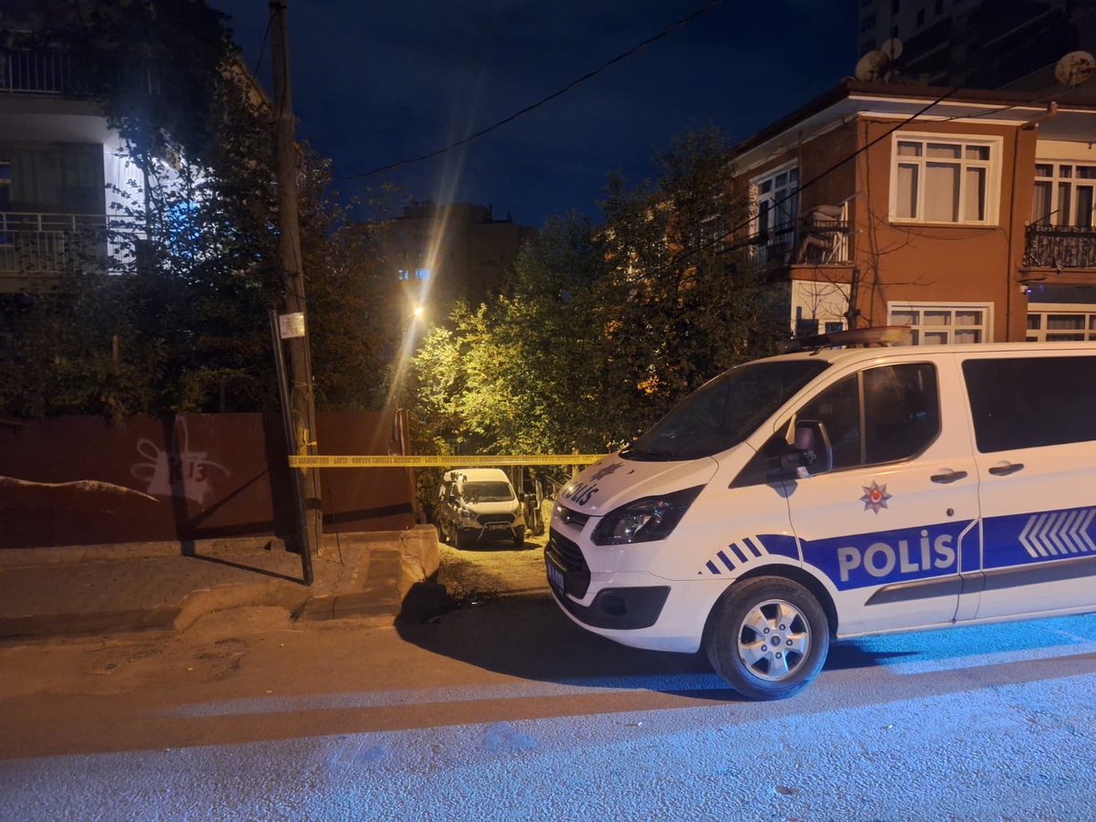 Ankara Yenimahalle'de 2'si kardeş 3 kişi tabanca ve bıçakla öldürülmüş bulundu