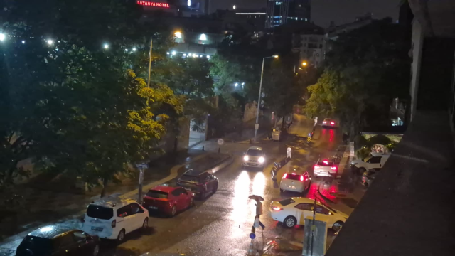 Ankara'da şiddetli fırtına ve yağış manzarası