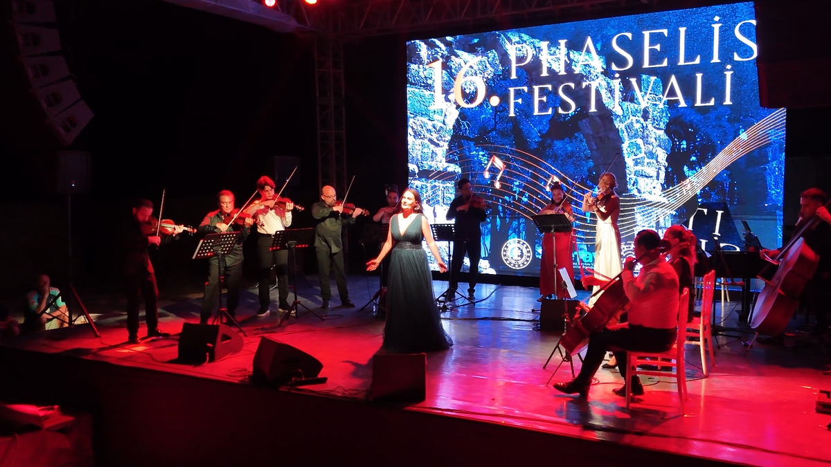 Antalya Kemer'de 16'ncı Phaselis Festivali, 2 bin 700 yıllık antik kentte başladı
