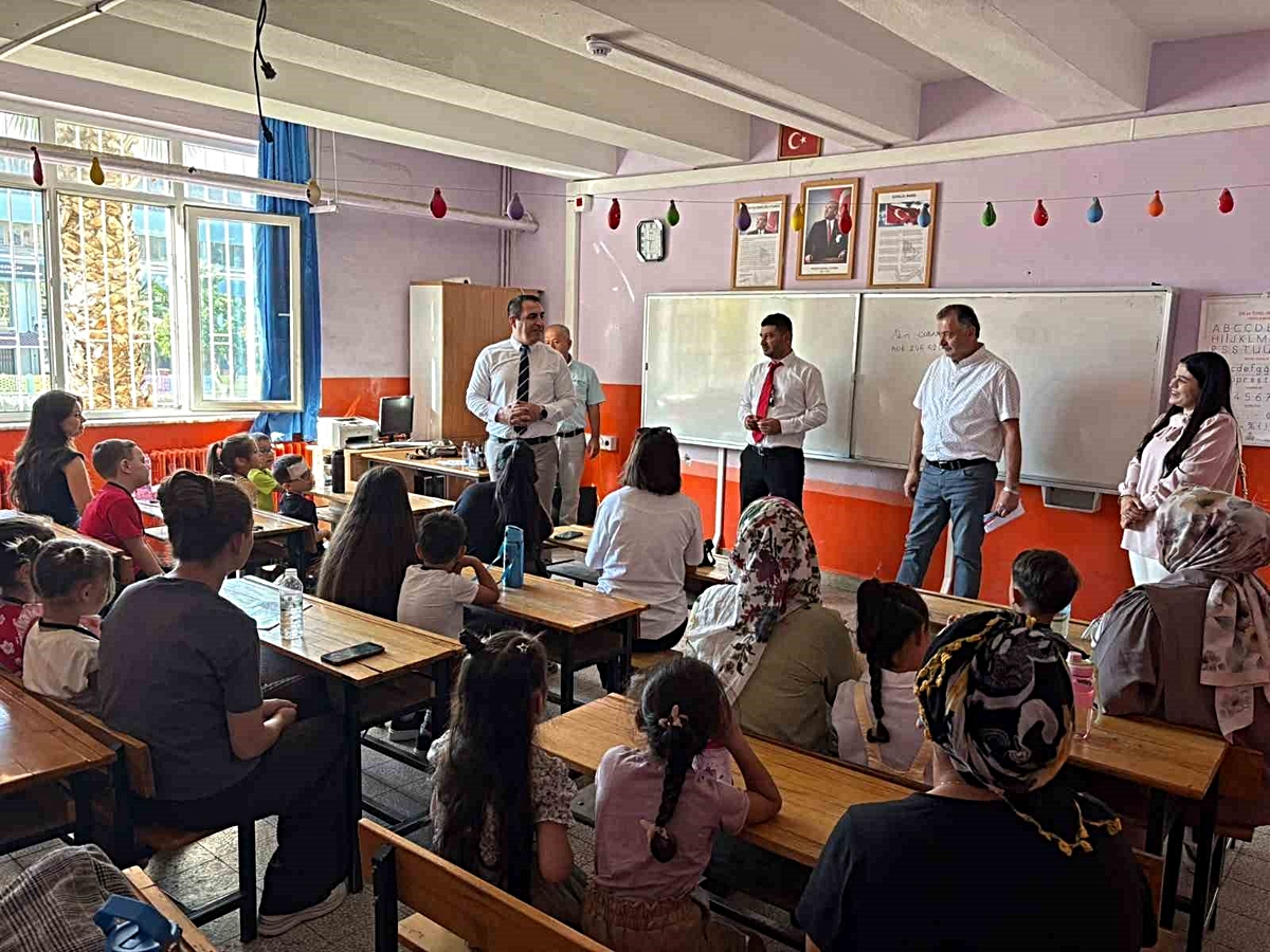 Aydın'da AYSO ve TOBB 500 okul çantasını ihtiyaç sahibi öğrencilere ulaştırdı