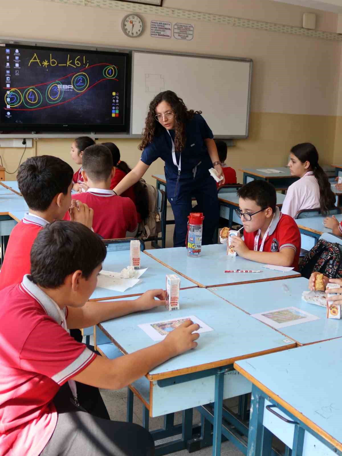 Aydın Efeler'de köy okulu öğrencileri için dijital fırsat eşitliği projesi başladı