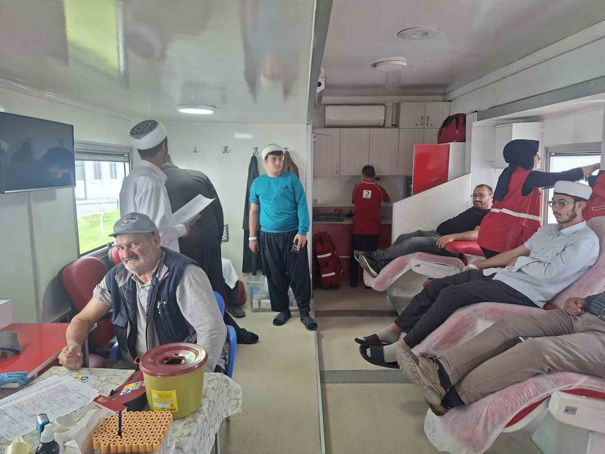 Aziziye Nizamiye Eğitim Kurumları’nda 36 ünite kan bağışı toplandı