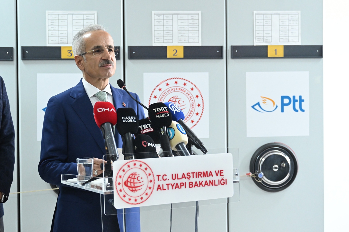 Bakan Uraloğlu, 2026 ilk yarısında kargo gönderisinin 728 milyonu aştığını açıkladı