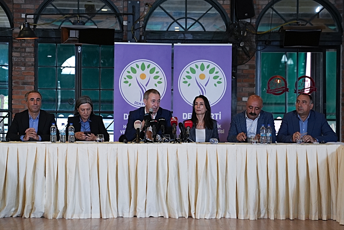 Bakırhan, Alevi kurumlarına Terörsüz Türkiye sürecini 86 milyonun süreci diye anlattı