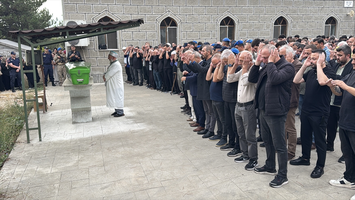 Bartın Amasra'daki kazada yaşamını yitiren 3 aylık bebek Karabük'te defnedildi