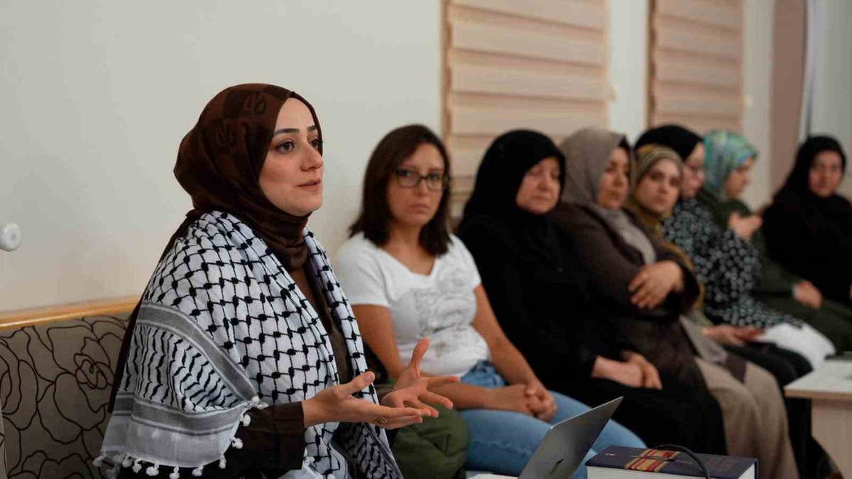 Bayburt’ta Dünya Barış Günü buluşmasında Gazzeli öğrenci deneyimlerini anlattı