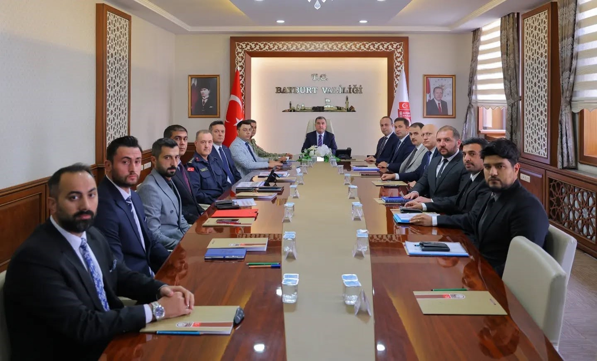 Bayburt'ta güvenlik ve asayiş toplantısı Vali Eldivan başkanlığında yapıldı