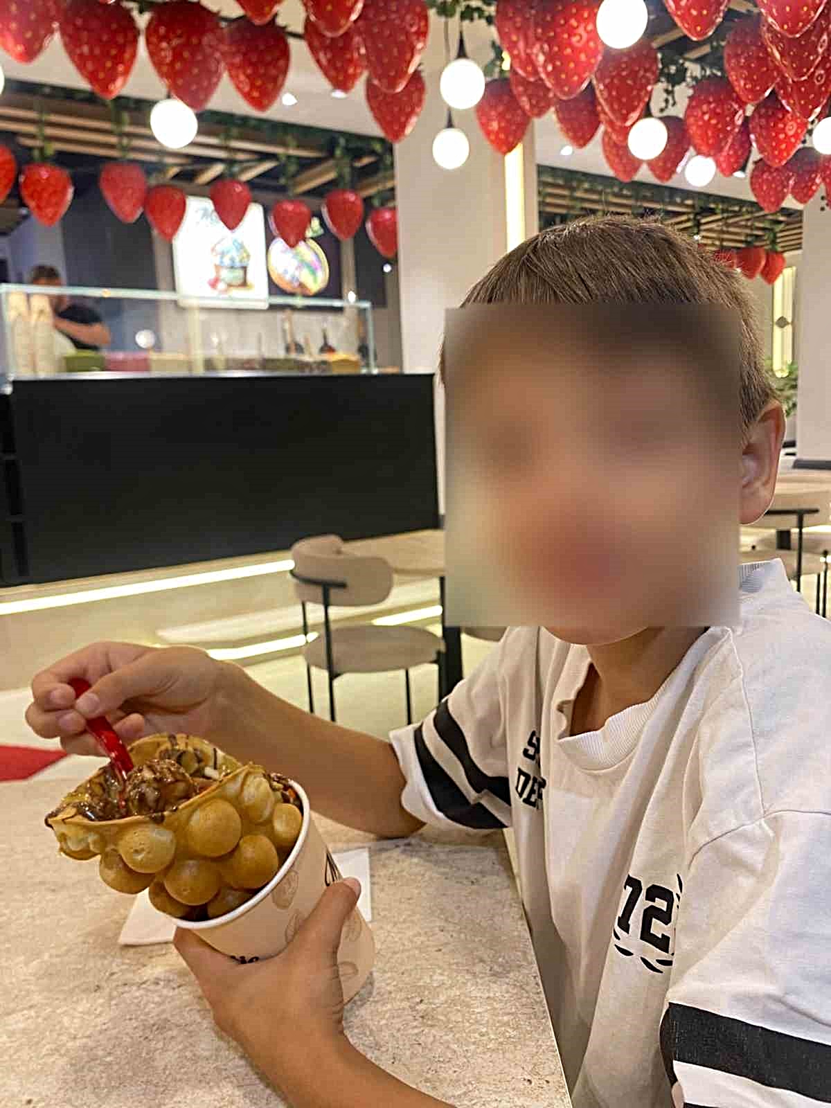 Bursa İnegöl’de kaybolan 10 yaşındaki çocuk, arama çalışmaları sonucu AVM’de bulundu
