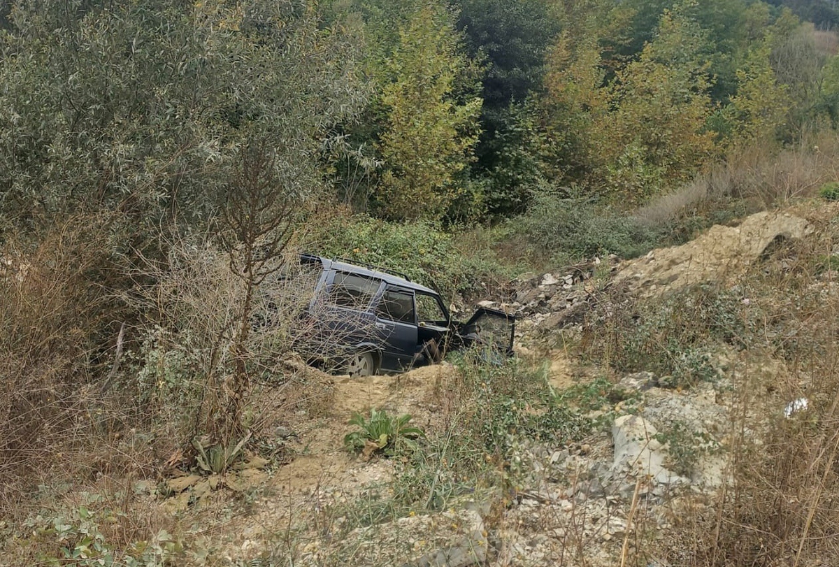 Bursa İnegöl'de şarampole uçan otomobilde 83 ve 80 yaşındaki çift yaralandı