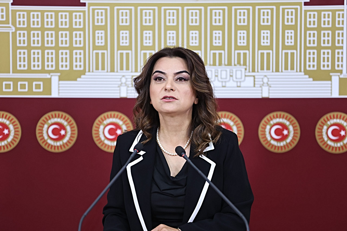 DEM'li Koçyiğit, Manisa Turgutlu'da okul önünde saldırı sonrası önlemleri sorguladı