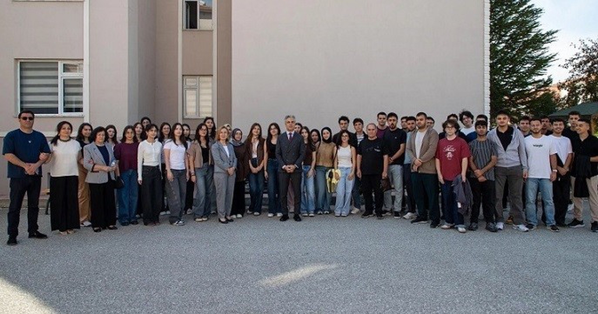 EBYÜ Rektörü Kuyrukluyıldız, tıp öğrencilerine azim ve kararlılık tavsiye etti
