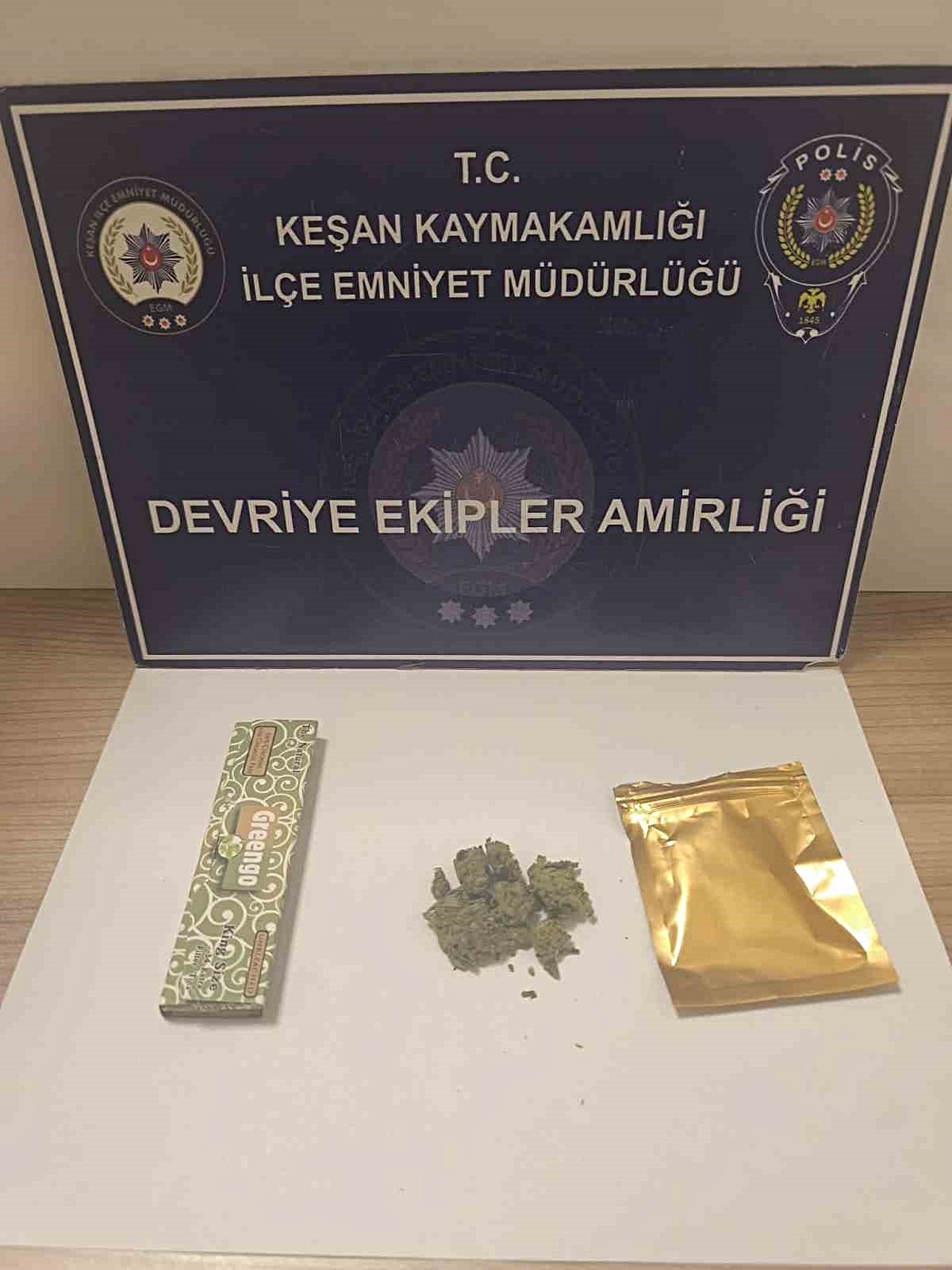 Edirne Keşan'da iki uygulamada uyuşturucu ele geçirildi, 2 şüpheli gözaltına alındı