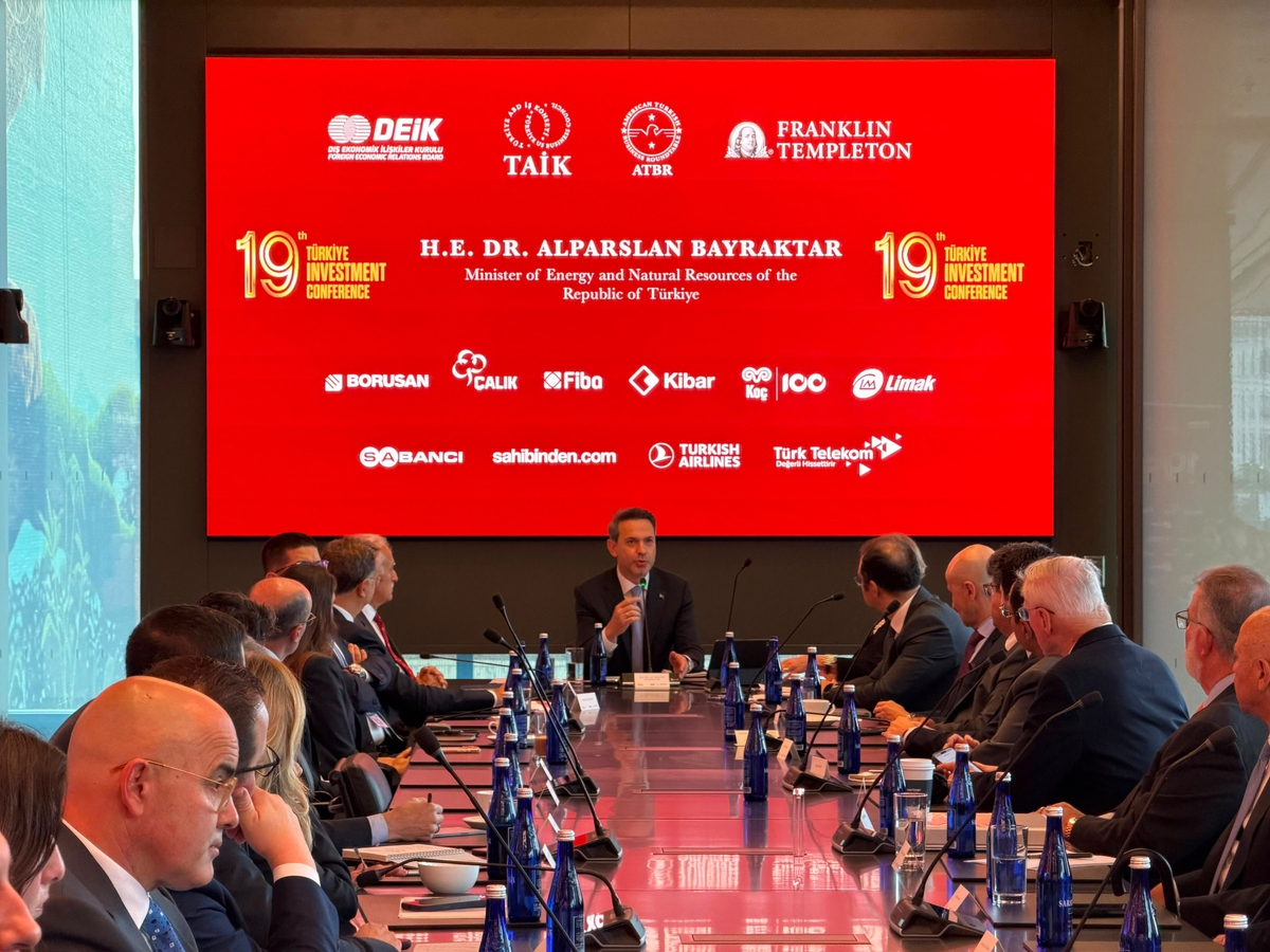 Enerji Bakanı Bayraktar ABD'de yatırımcılarla görüştü, DEİK-CNI anlaşması imzalandı