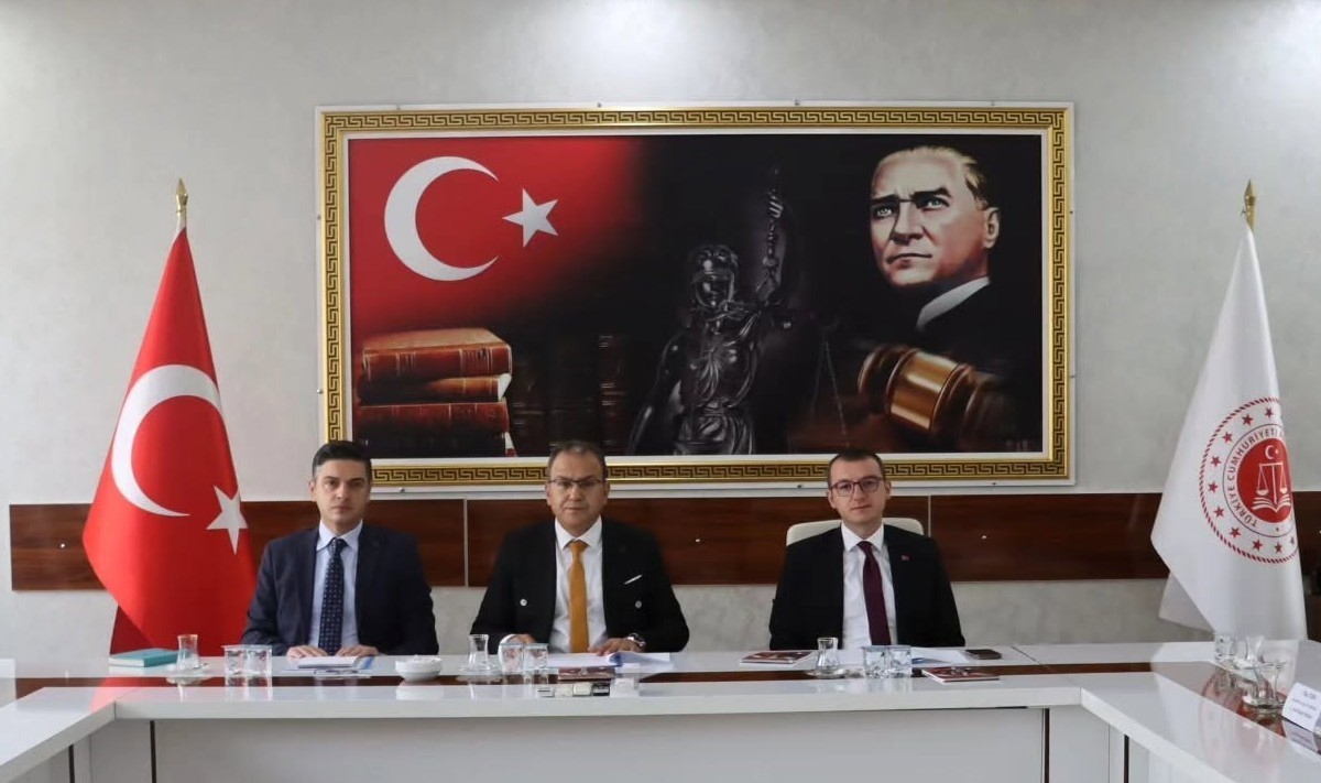 Erzurum Adliyesi'nde uyuşturucu ve yasa dışı bahis toplantısı yapıldı