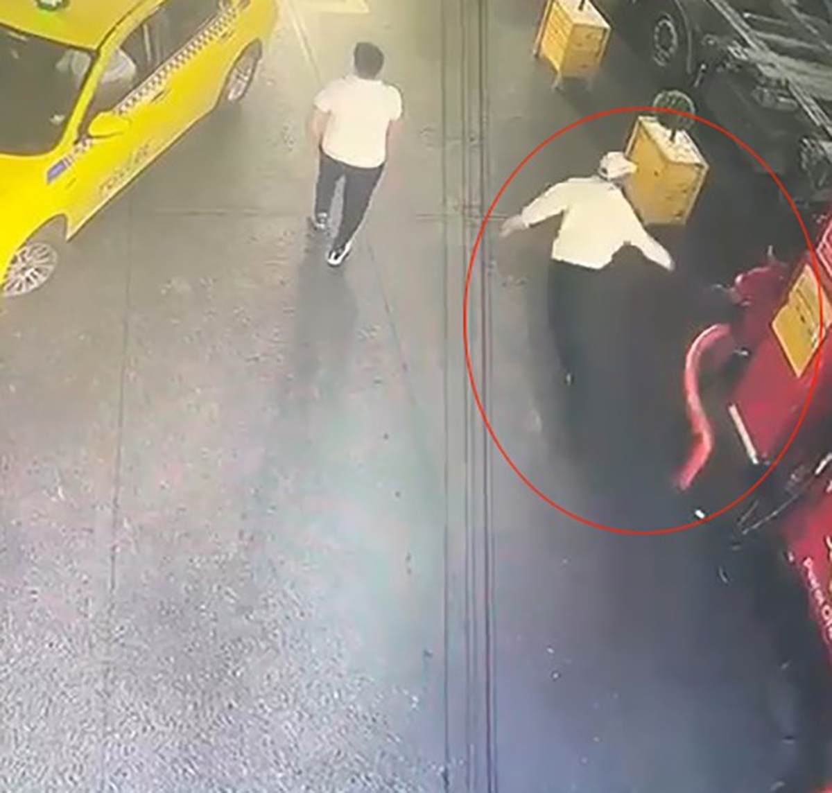 Esenyurt'ta pompacıyı sırtından vuran saldırgan yakalandı, o anlar kameraya yansıdı