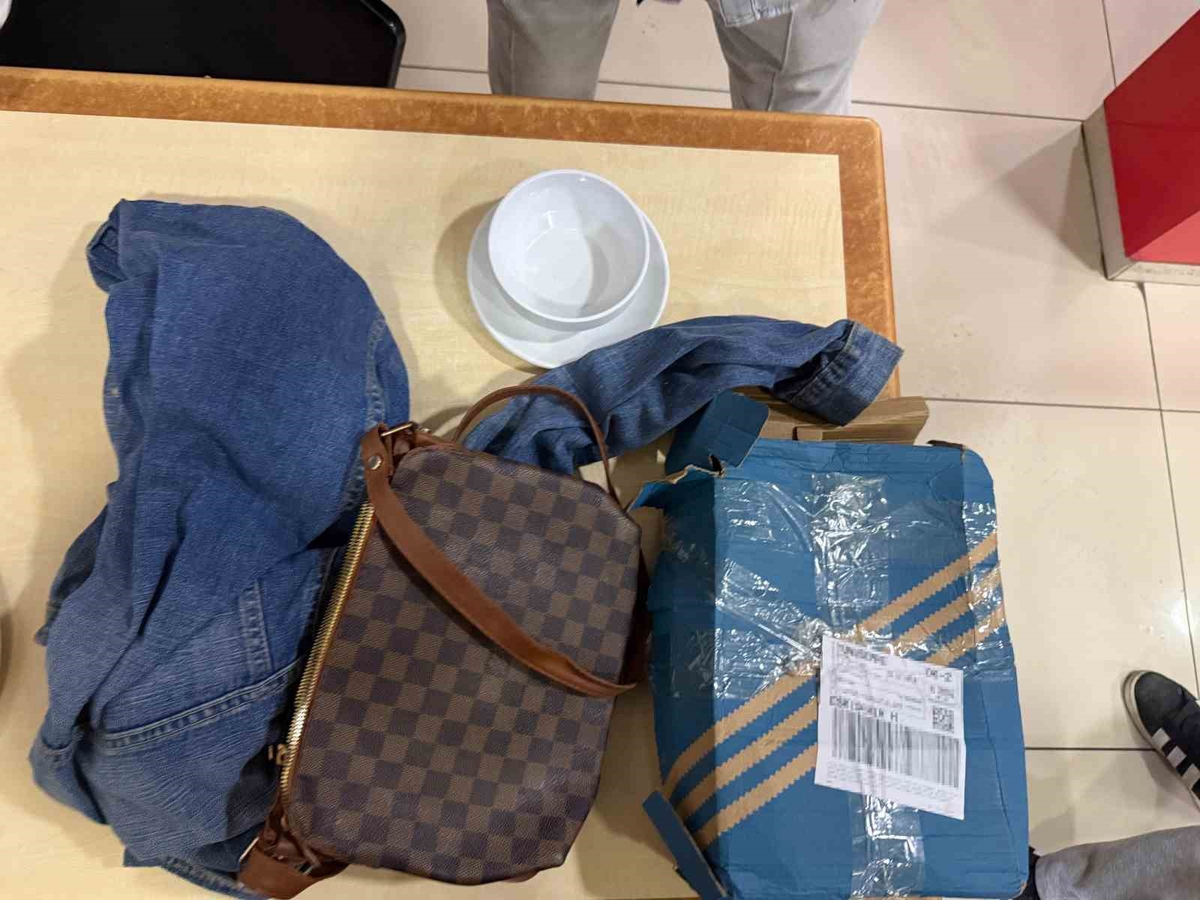 Eskişehir Tepebaşı'nda lokantaya tabak yerine kot pantolon ve Almanya aşı kartı geldi