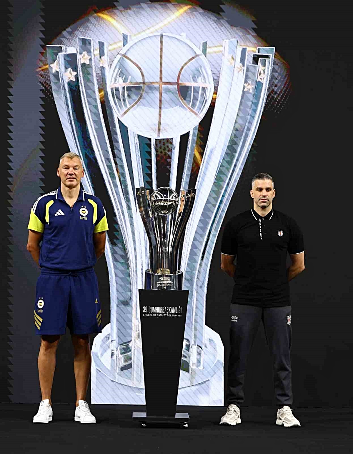 Fenerbahçe, 39. Cumhurbaşkanlığı Kupası'nda Beşiktaş'ı 72-59 yenerek şampiyon oldu