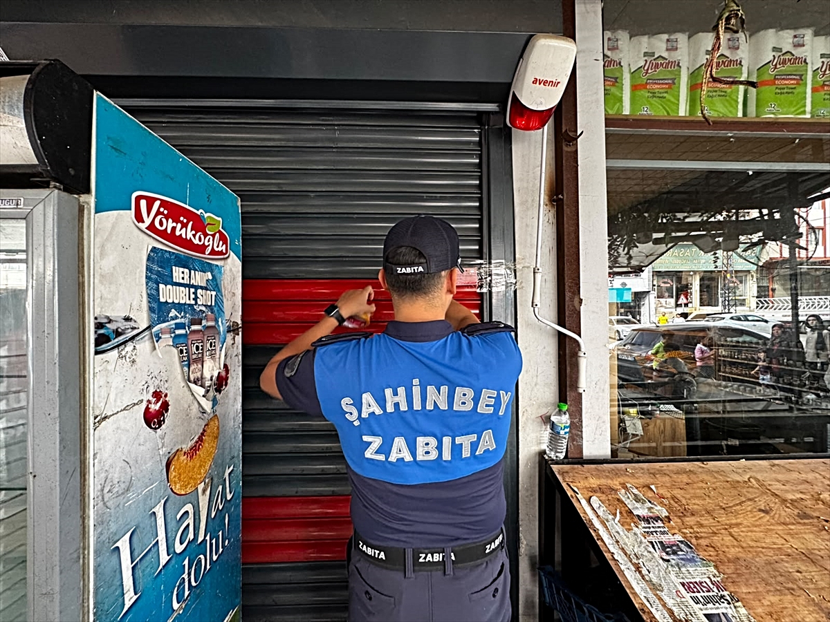 Gaziantep Şahinbey'de tarihi geçmiş ürün satan 3 market 3 gün kapatıldı