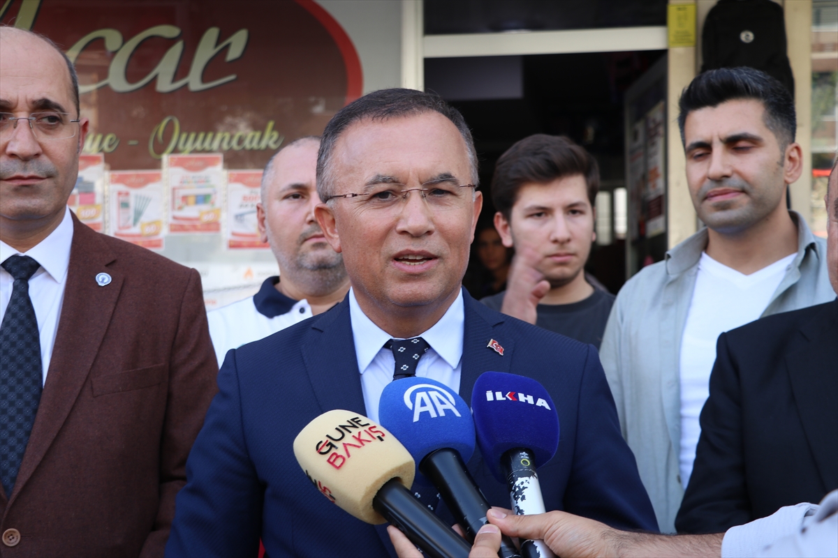 Gaziantep'te ihtiyaç sahibi öğrencilere kırtasiye desteği devam ediyor