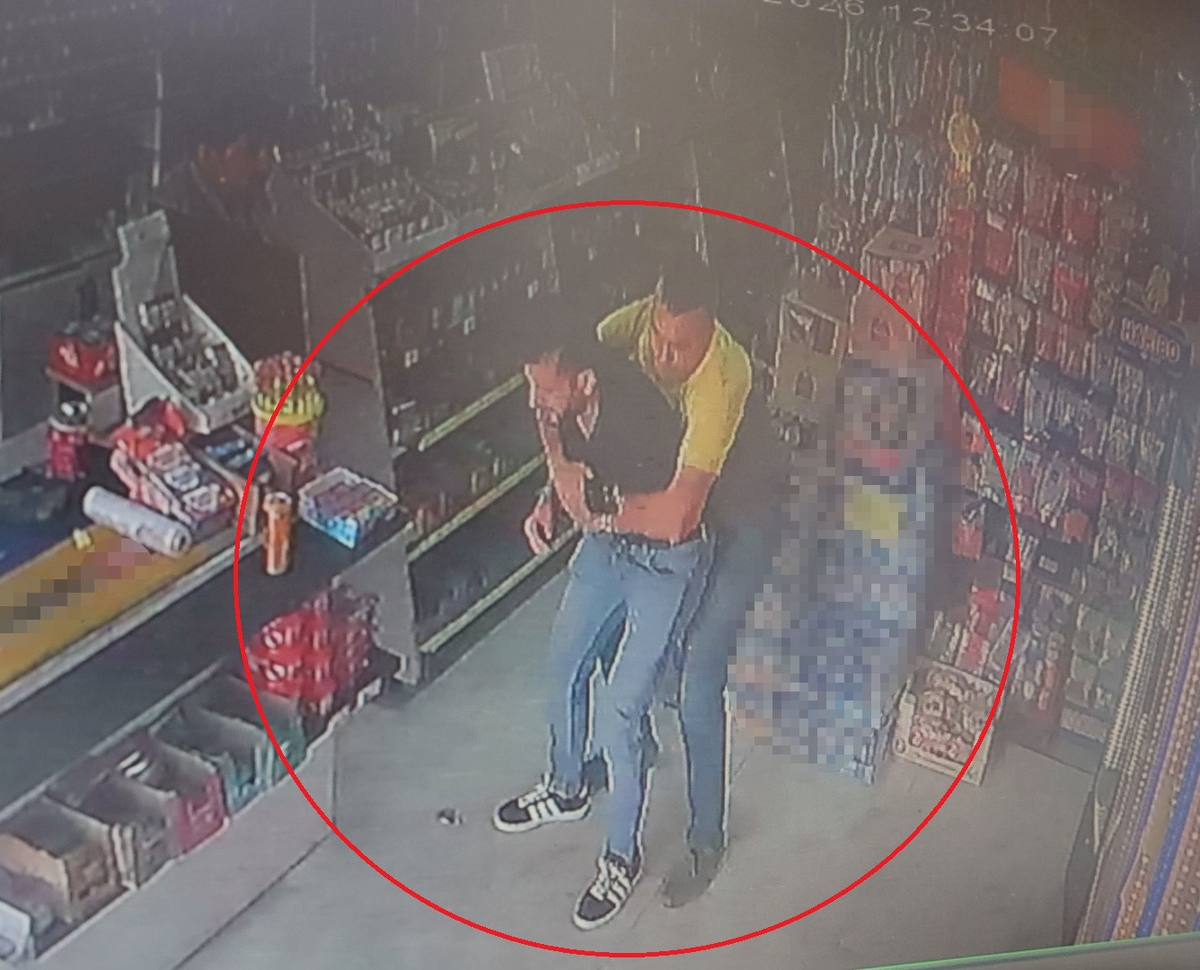 Hatay Antakya'da boğazına jöle şeker kaçan adam markette Heimlich ile kurtarıldı