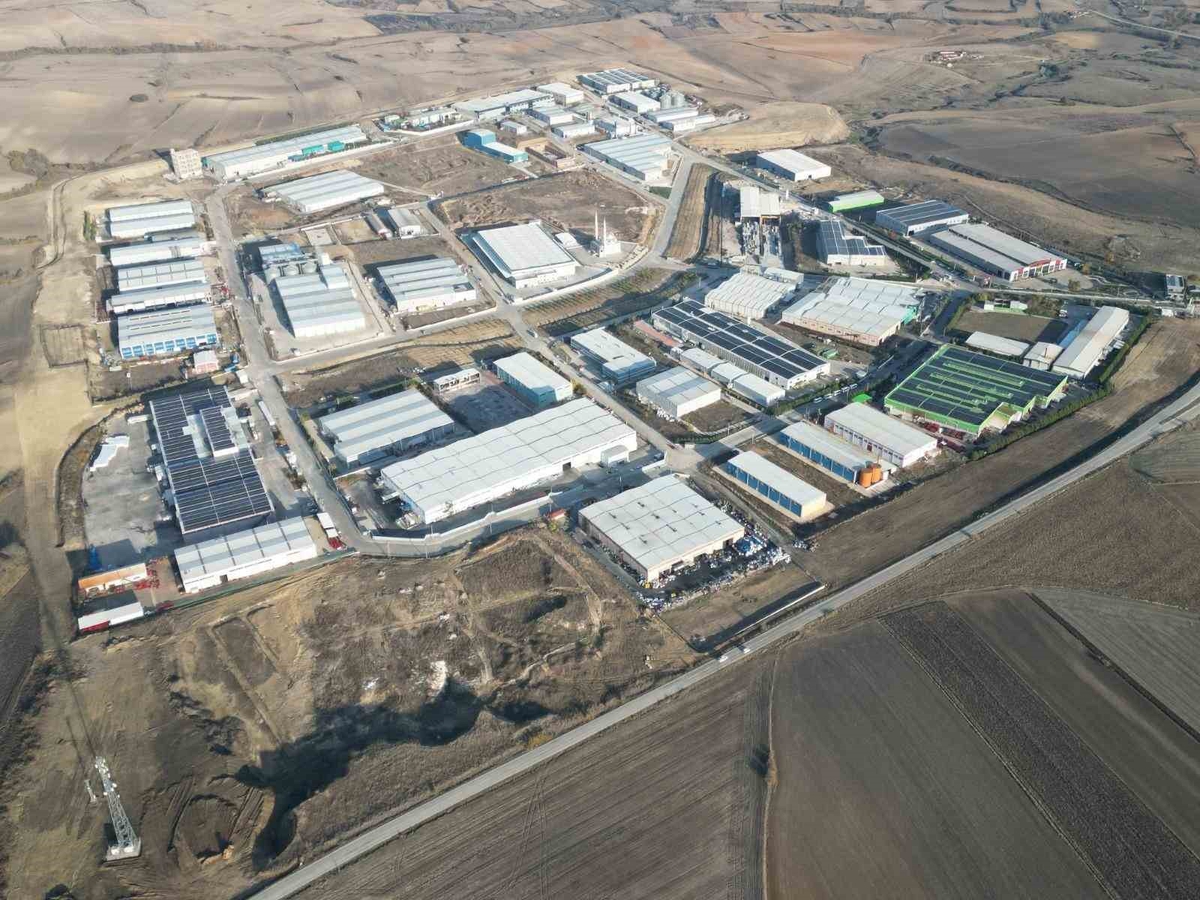 Hayrabolu OSB'de gıda ve yağ tesisi yaklaşık 2,5 milyar liralık yatırımla yükseliyor