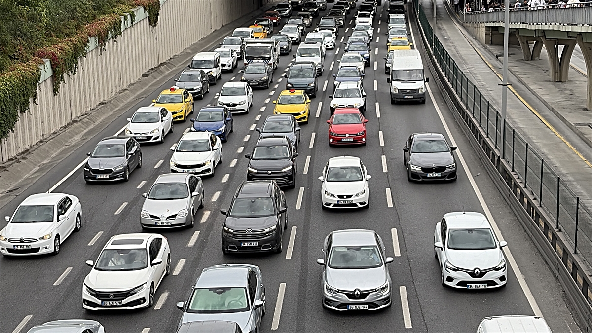 İstanbul'da sabah trafiği Anadolu Yakası'nda yüzde 80'e ulaştı