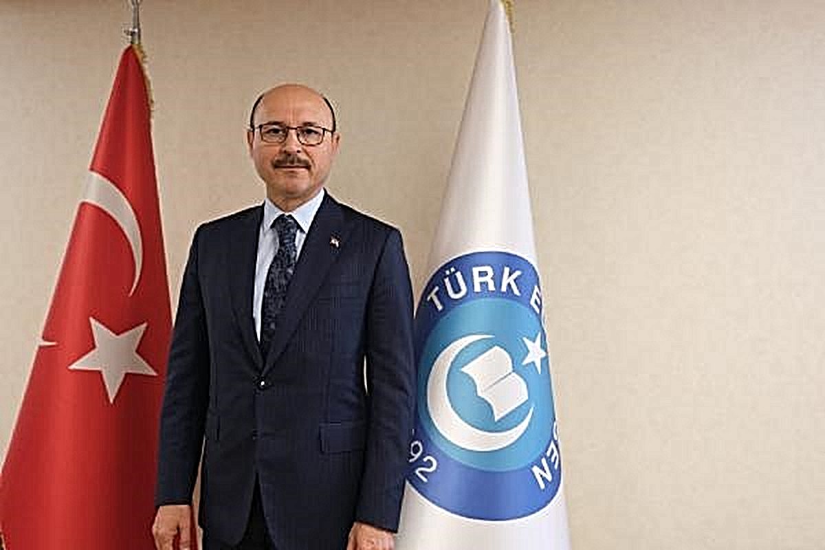 İzmir Bölge İdare Mahkemesi proje okulu öğretmeninin süre uzatma reddine 'dur' dedi