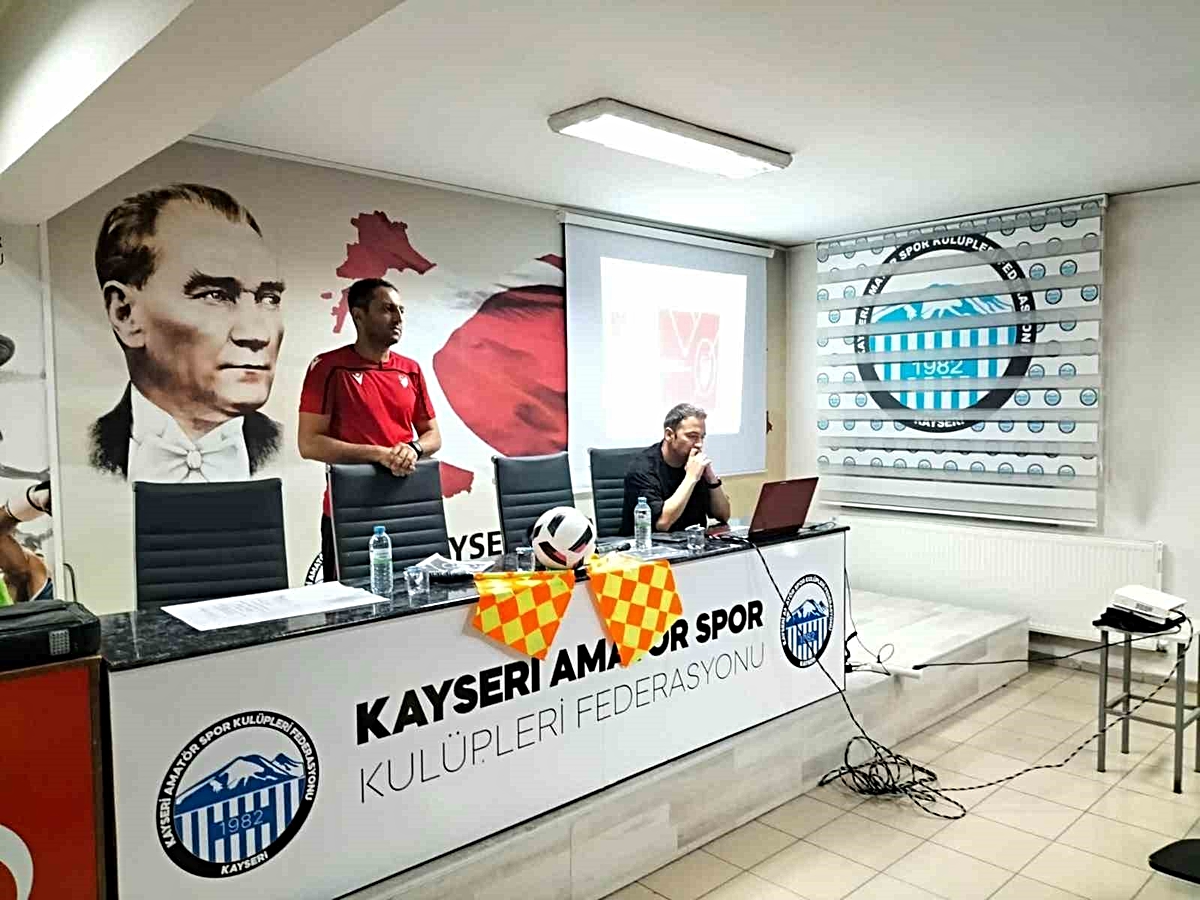 Kayseri'de Süper Amatör ve 1. Amatör küme temsilcilerine oyun kuralları anlatıldı